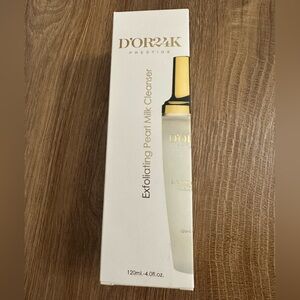 D'Or24K Prestige Exfoliating Pearl Milk Cleanser - Elegant White and Gold